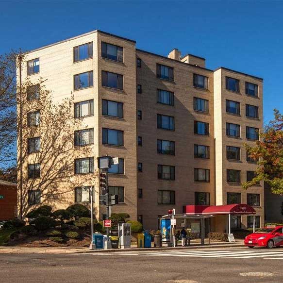 5100 Connecticut Ave Apartment building exterior